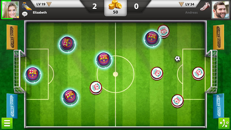 Imagem de jogabilidade do Soccer Stars com remate a passar a defesa